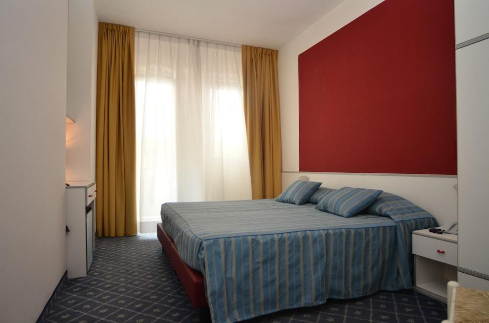 Hotel Germania 3*